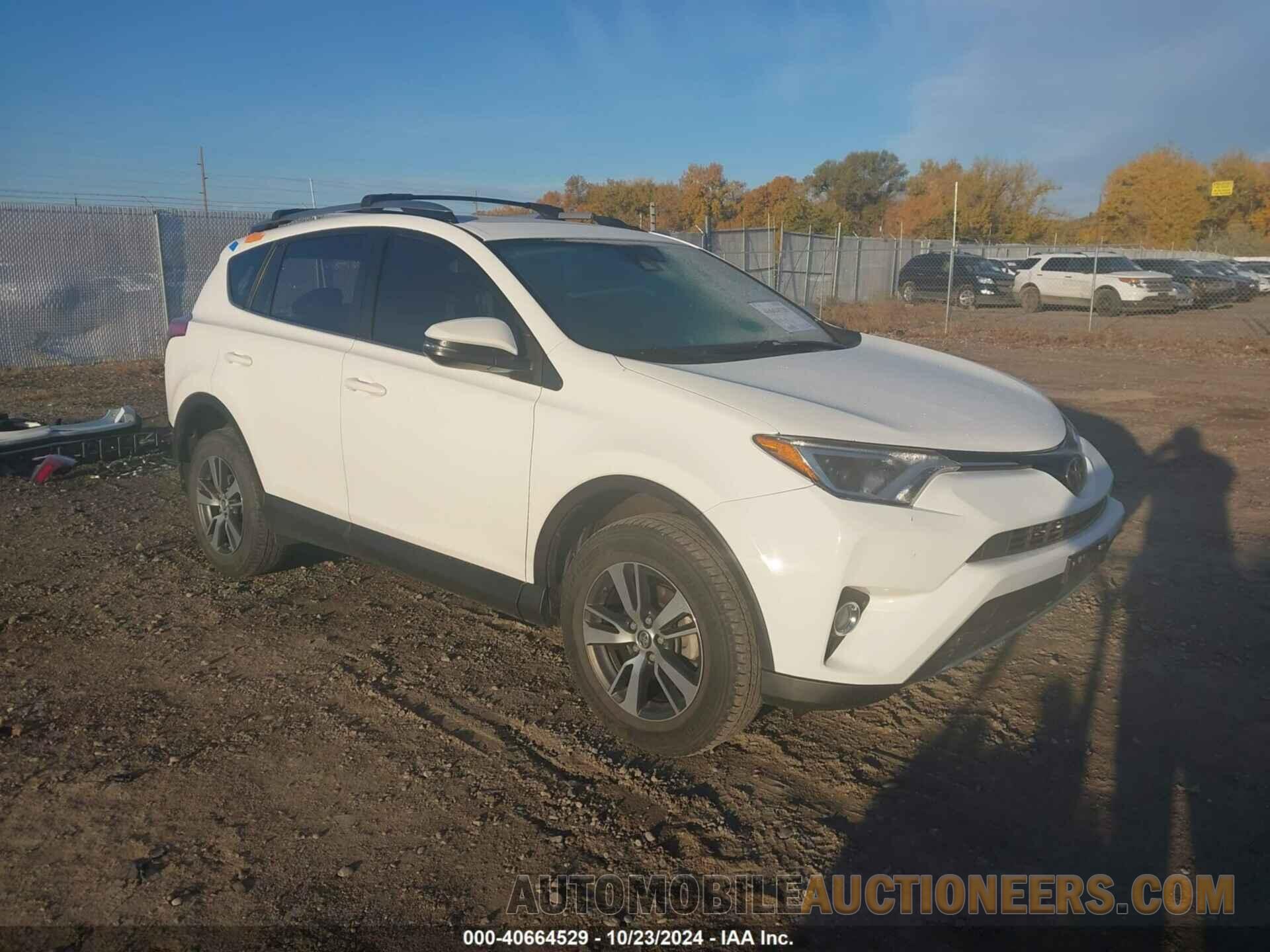 JTMRFREV2HD199300 TOYOTA RAV4 2017