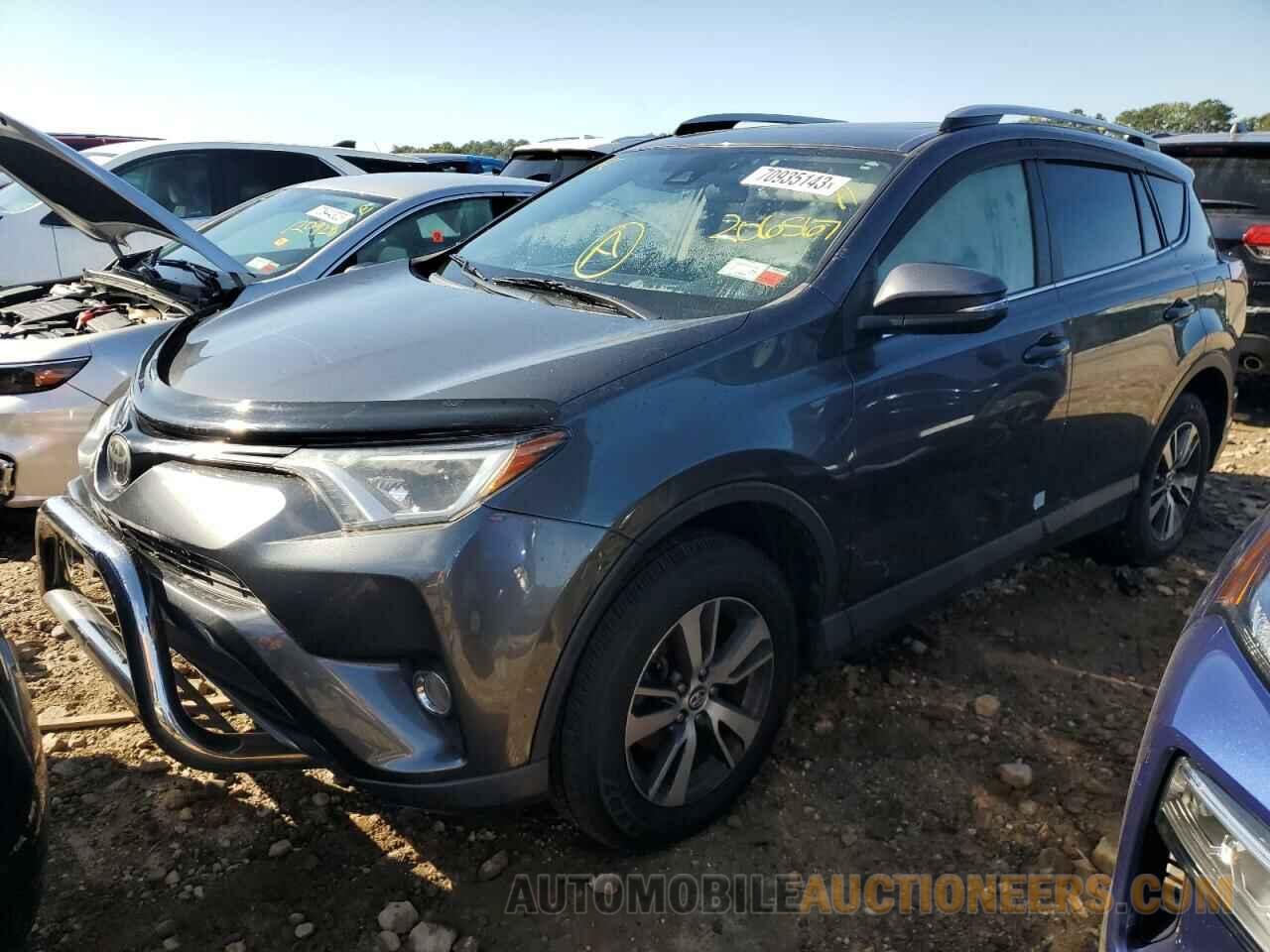 JTMRFREV2HD206567 TOYOTA RAV4 2017