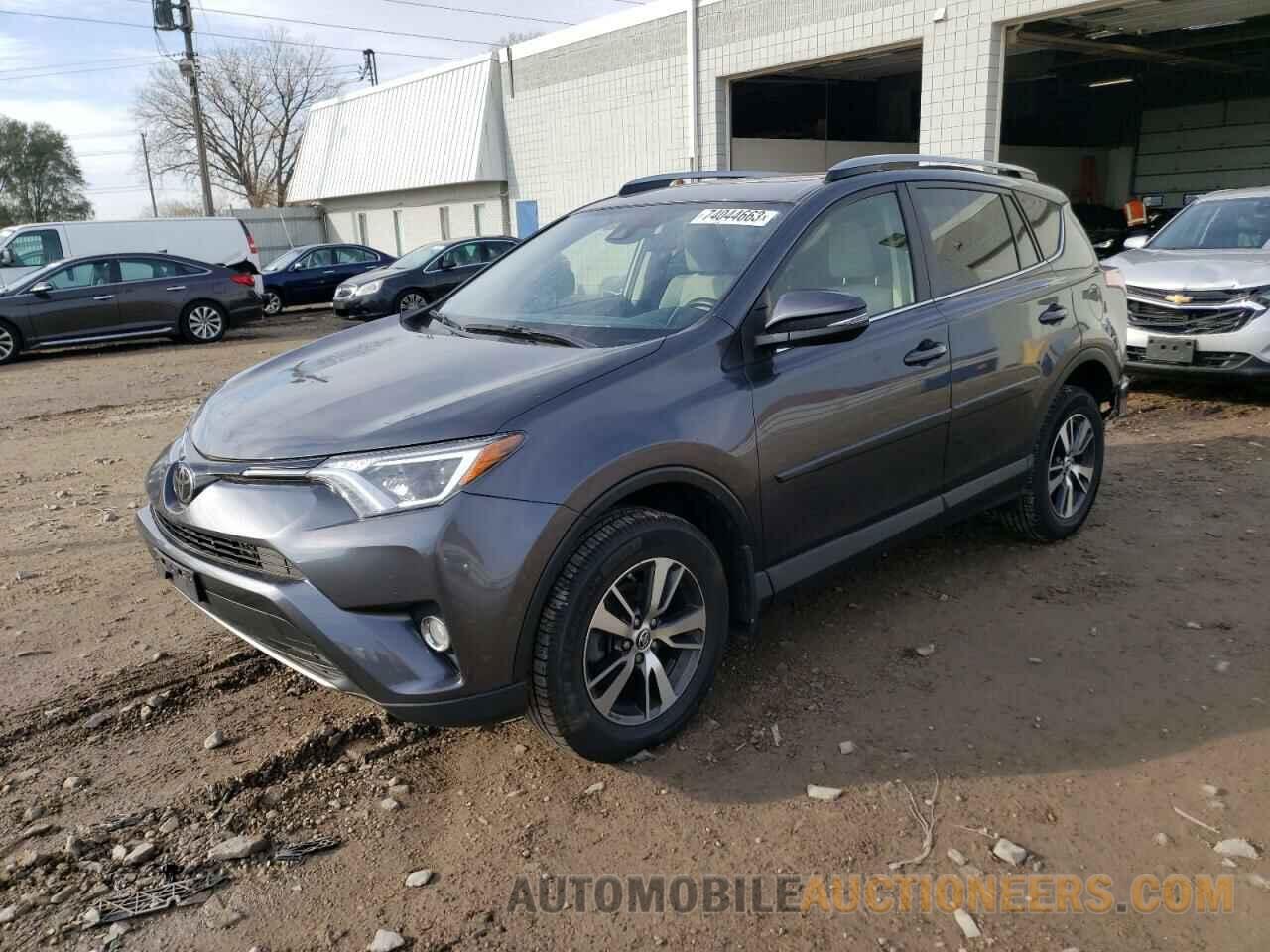 JTMRFREV2HD217729 TOYOTA RAV4 2017