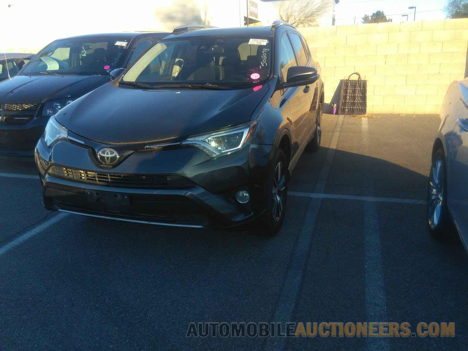 JTMRFREV2HJ120242 Toyota RAV4 2017