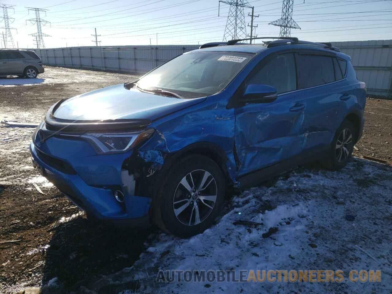 JTMRFREV2HJ137980 TOYOTA RAV4 2017