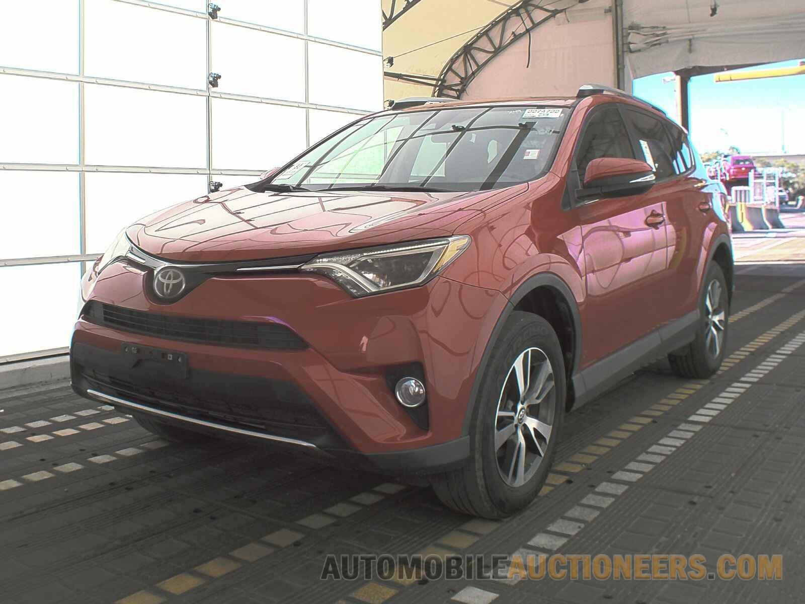 JTMRFREV2HJ168775 Toyota RAV4 2017