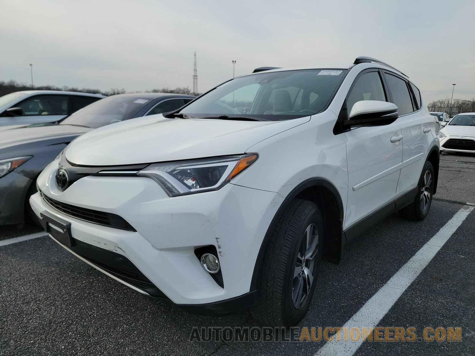 JTMRFREV3HJ704388 Toyota RAV4 2017