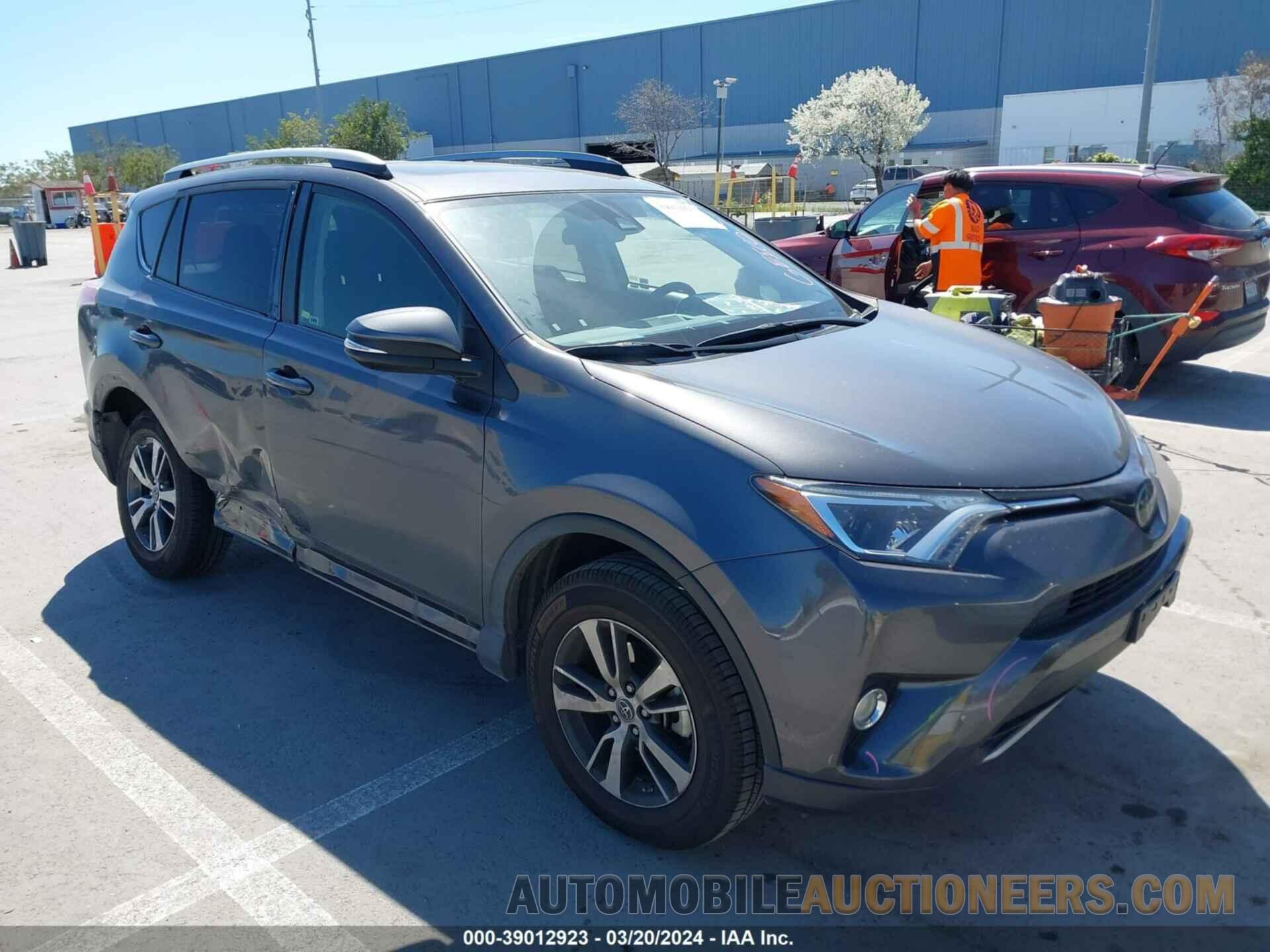 JTMRFREV3HJ706111 TOYOTA RAV4 2017