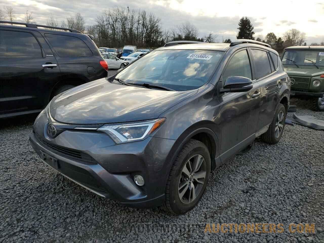 JTMRFREV3JD230933 TOYOTA RAV4 2018