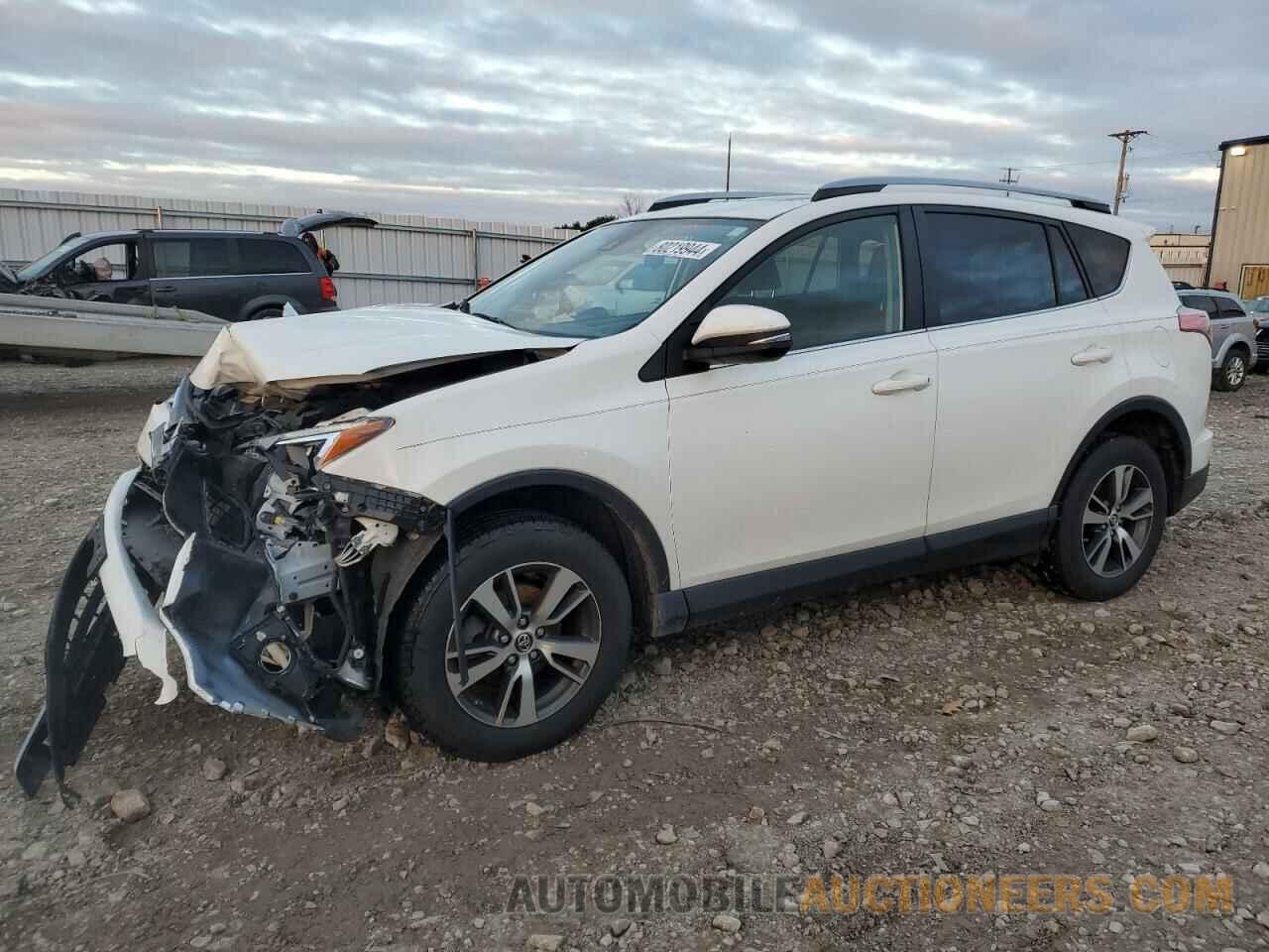 JTMRFREV3JJ188636 TOYOTA RAV4 2018