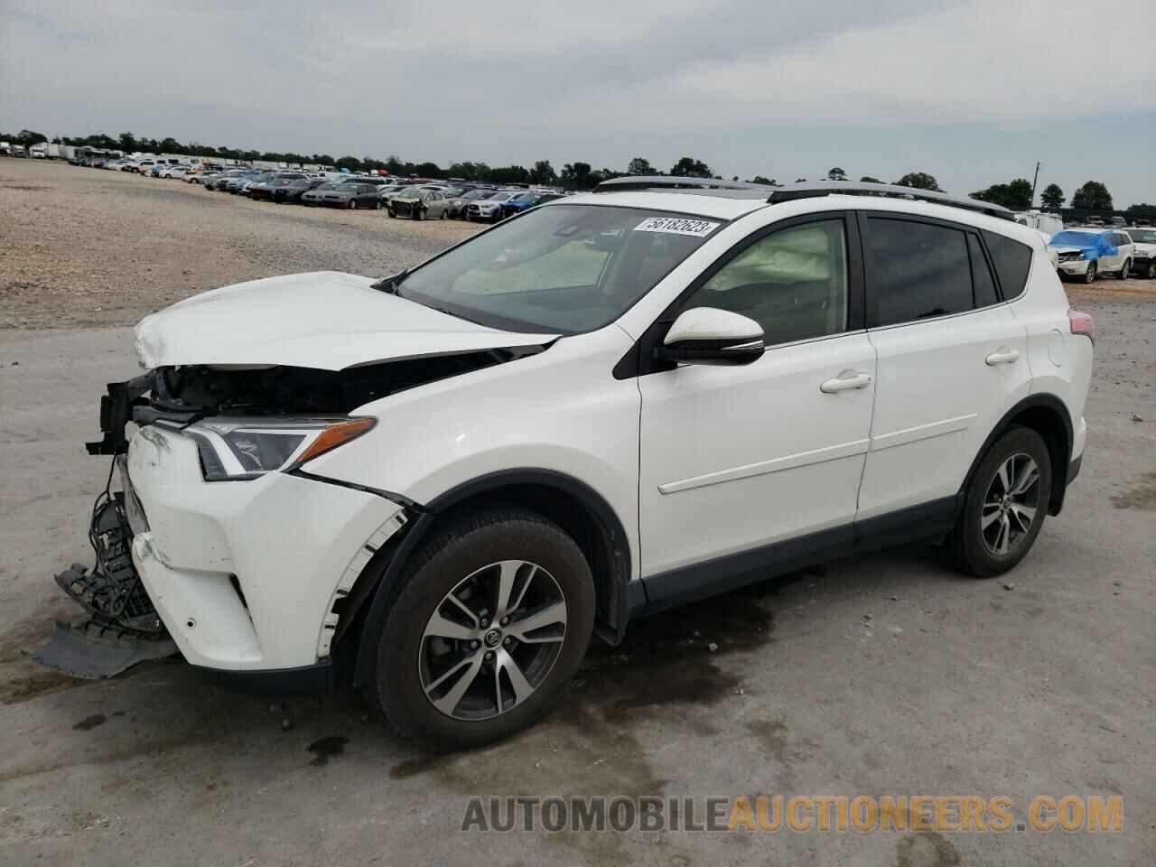 JTMRFREV4HJ127810 TOYOTA RAV4 2017