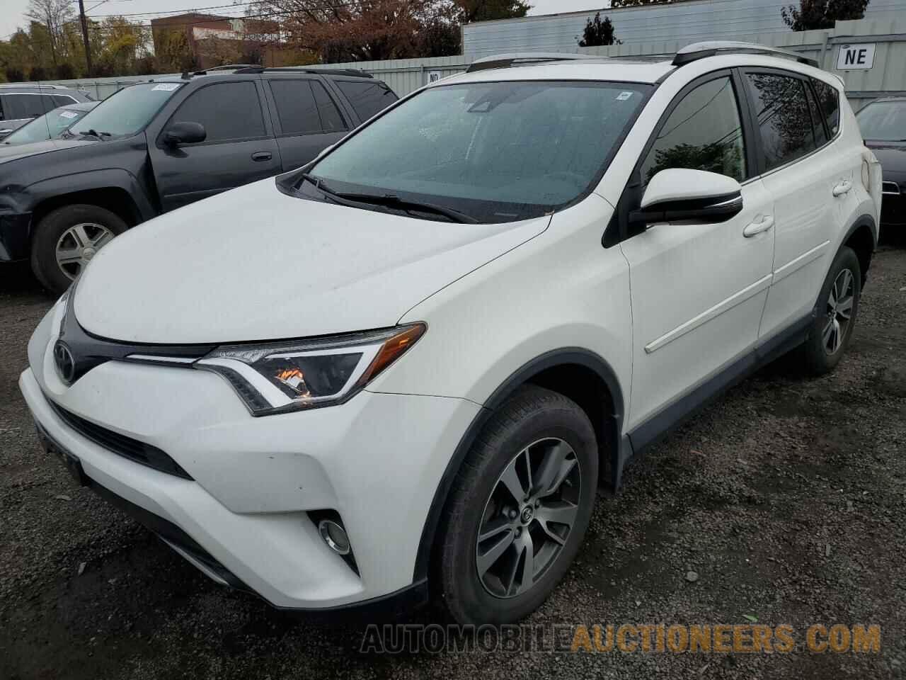 JTMRFREV4HJ136779 TOYOTA RAV4 2017