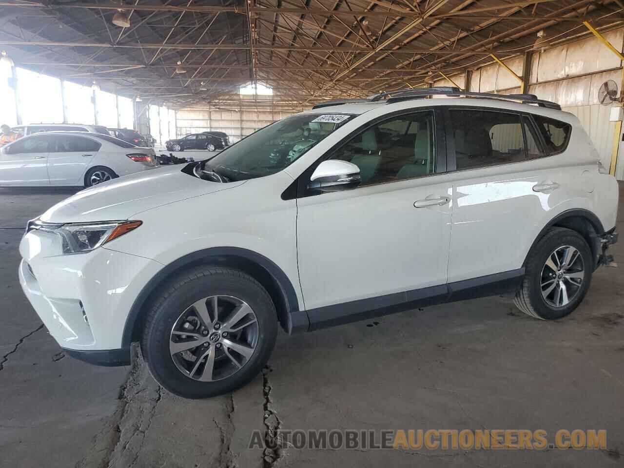 JTMRFREV4HJ171807 TOYOTA RAV4 2017