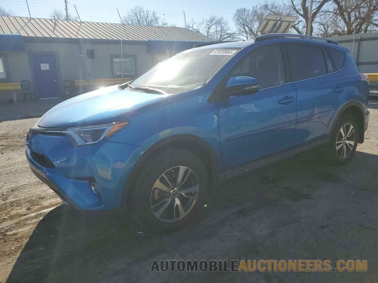 JTMRFREV4HJ706490 TOYOTA RAV4 2017