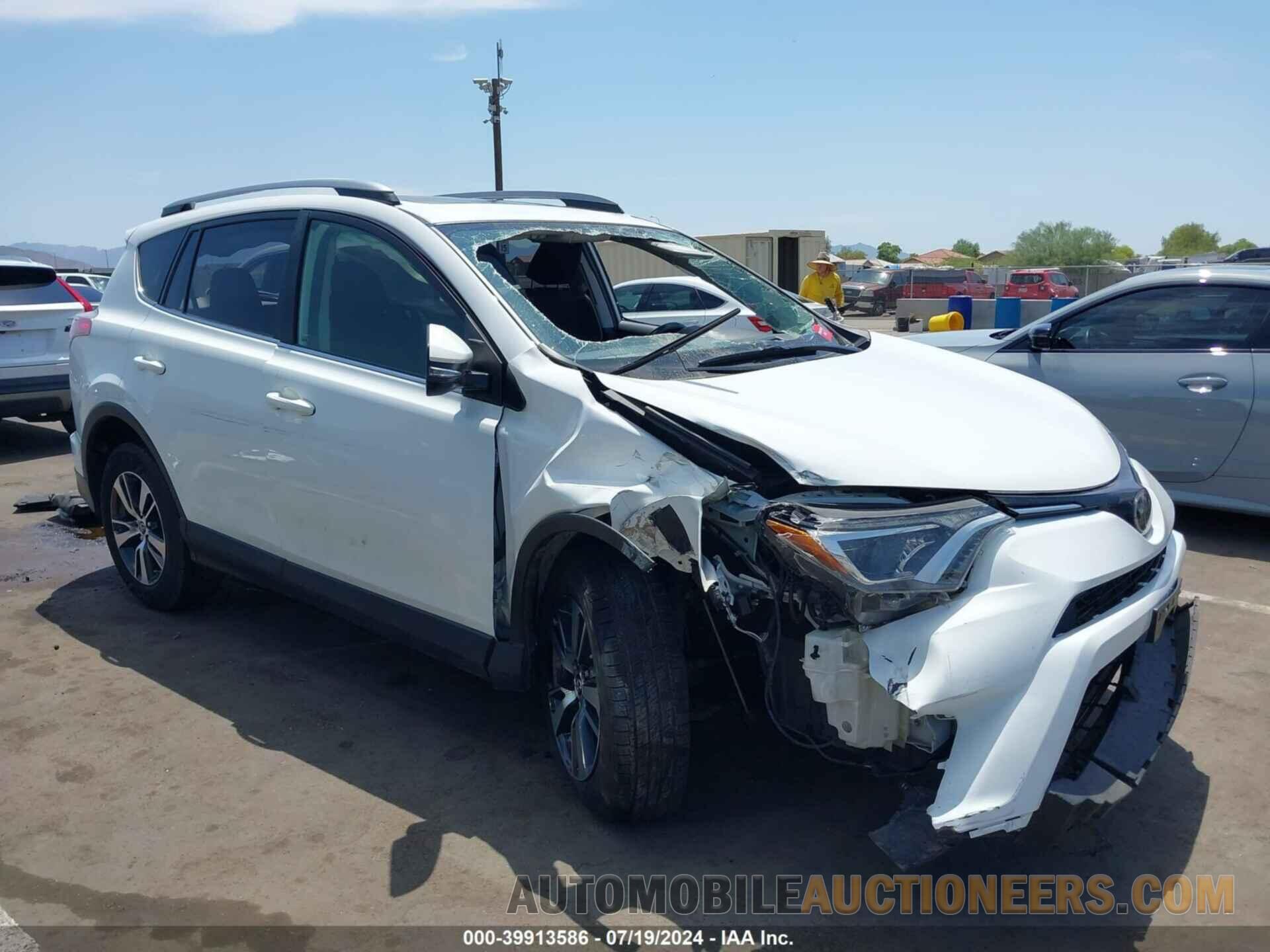 JTMRFREV4JD237633 TOYOTA RAV4 2018