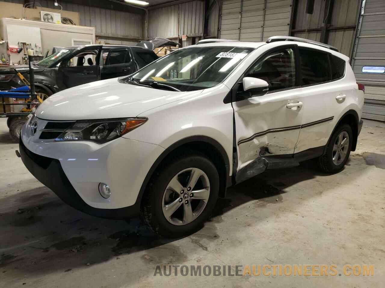 JTMRFREV5FD163999 TOYOTA RAV4 2015