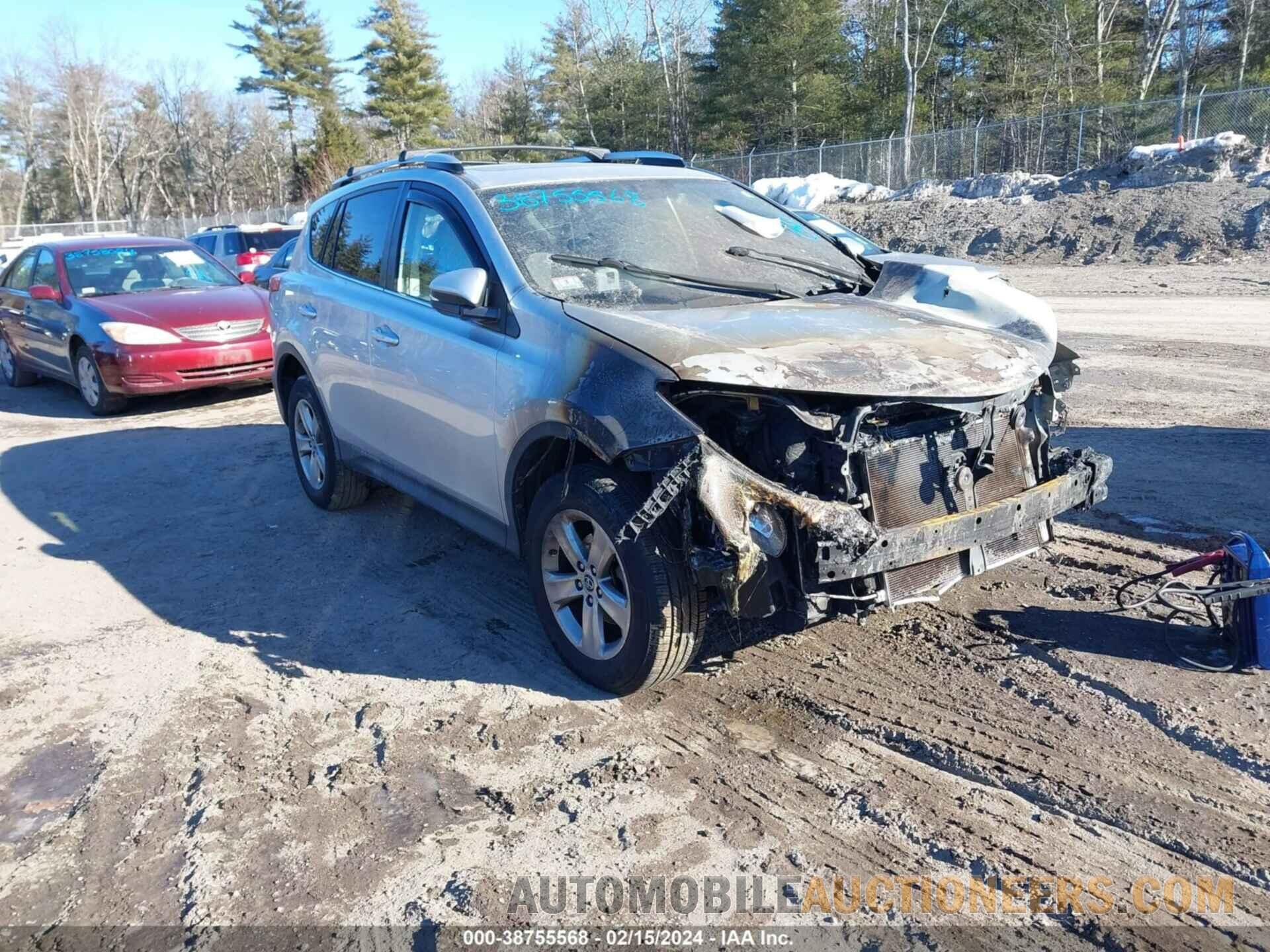 JTMRFREV5FJ047932 TOYOTA RAV4 2015