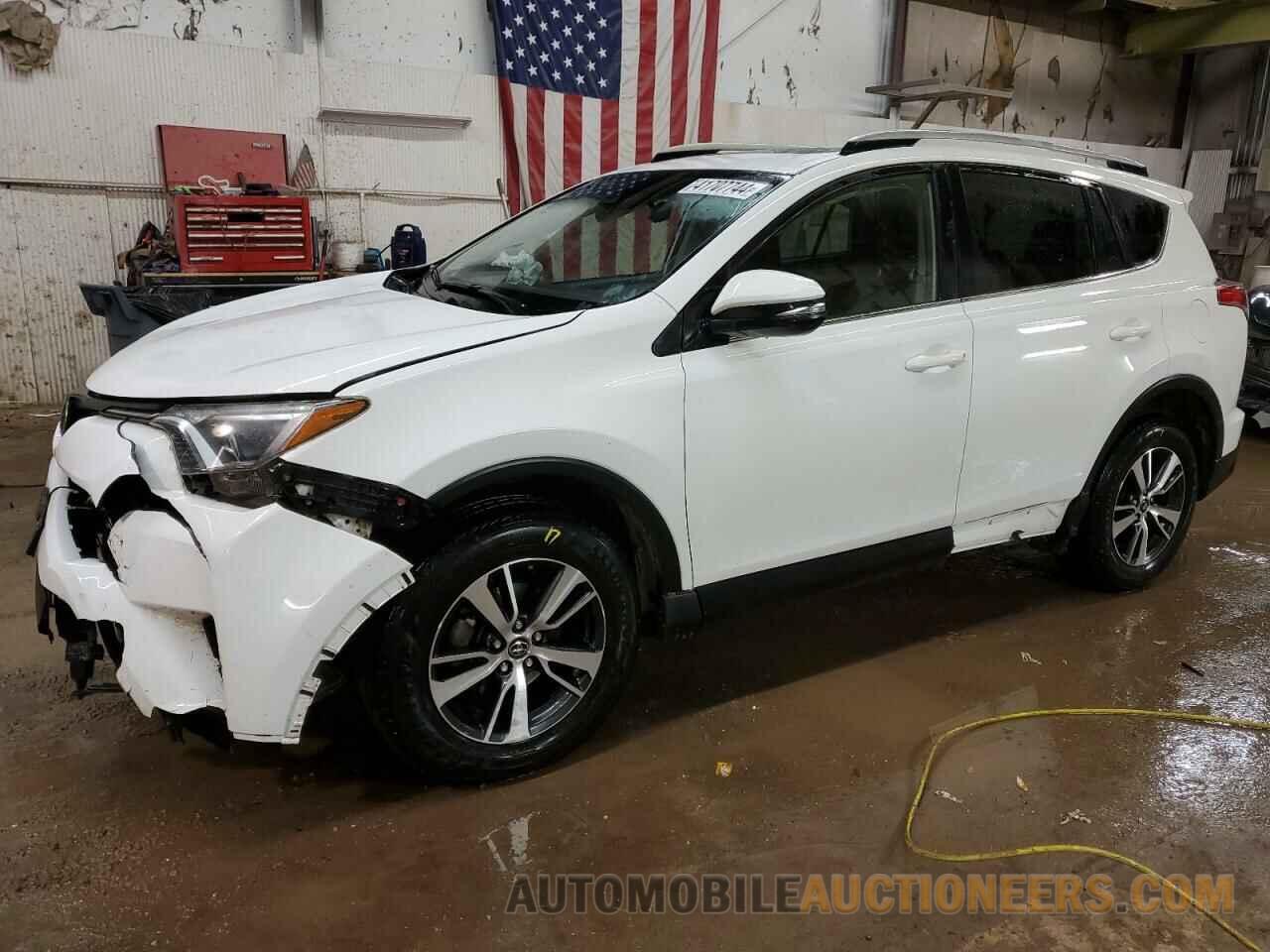 JTMRFREV5HD214906 TOYOTA RAV4 2017