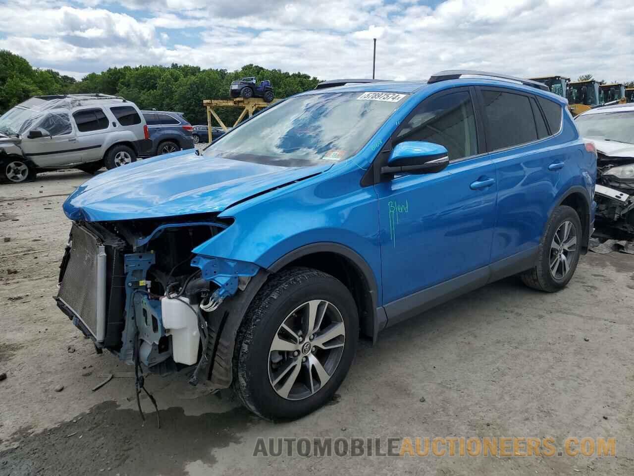 JTMRFREV5HJ709799 TOYOTA RAV4 2017