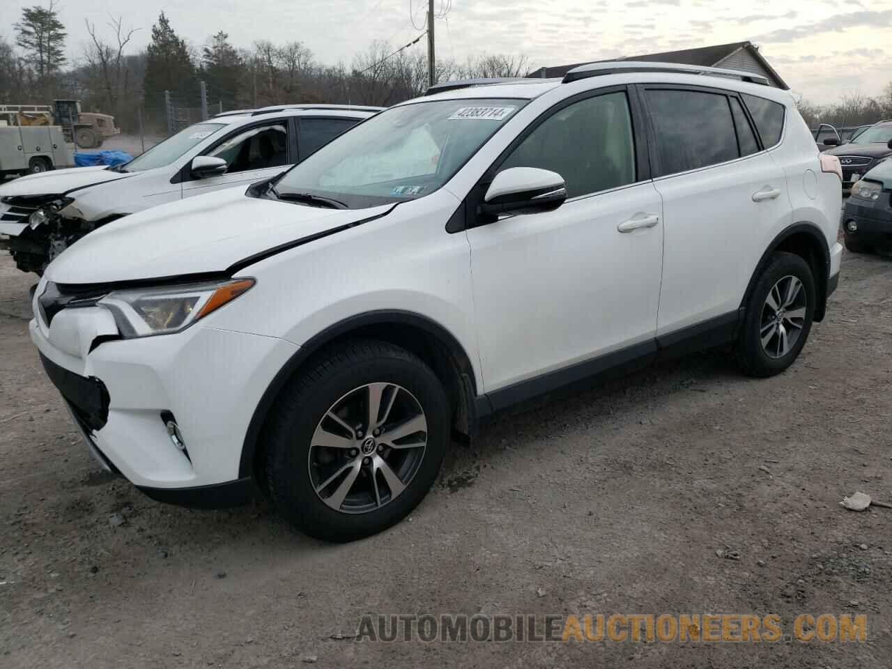 JTMRFREV6HD199512 TOYOTA RAV4 2017