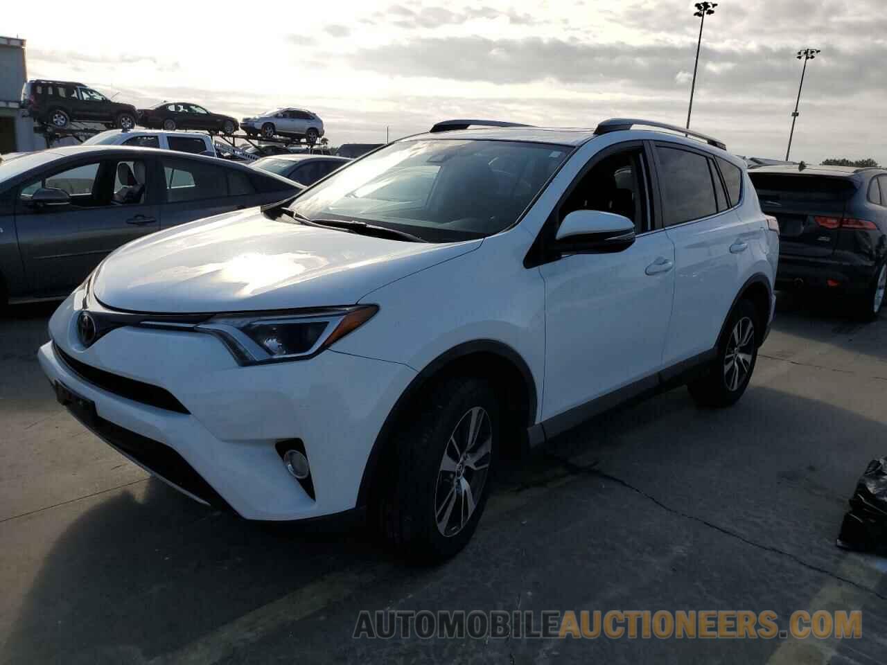 JTMRFREV6HD203476 TOYOTA RAV4 2017