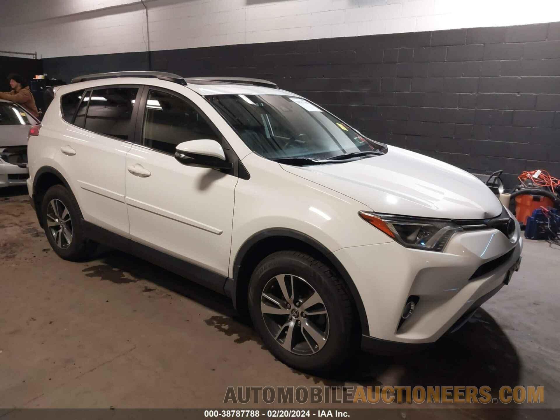 JTMRFREV6HJ133530 TOYOTA RAV4 2017