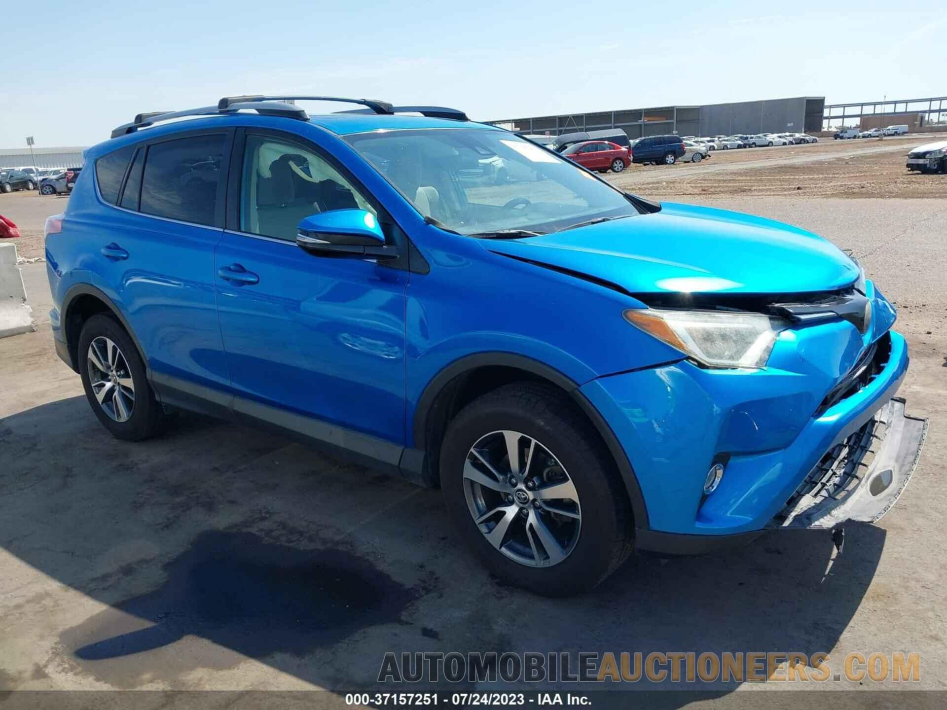 JTMRFREV6HJ172666 TOYOTA RAV4 2017