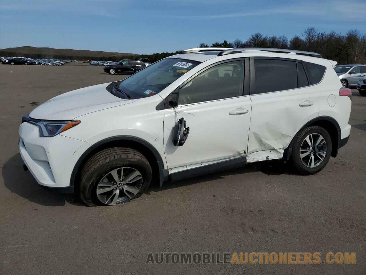 JTMRFREV6HJ710055 TOYOTA RAV4 2017