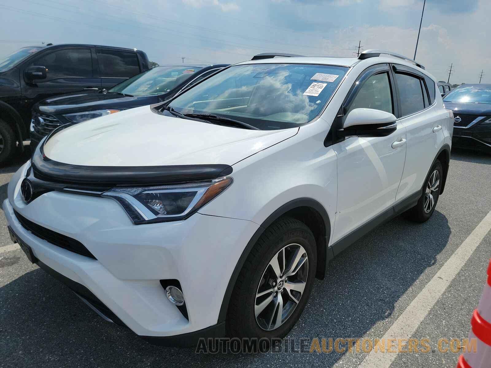 JTMRFREV6HJ711299 Toyota RAV4 2017