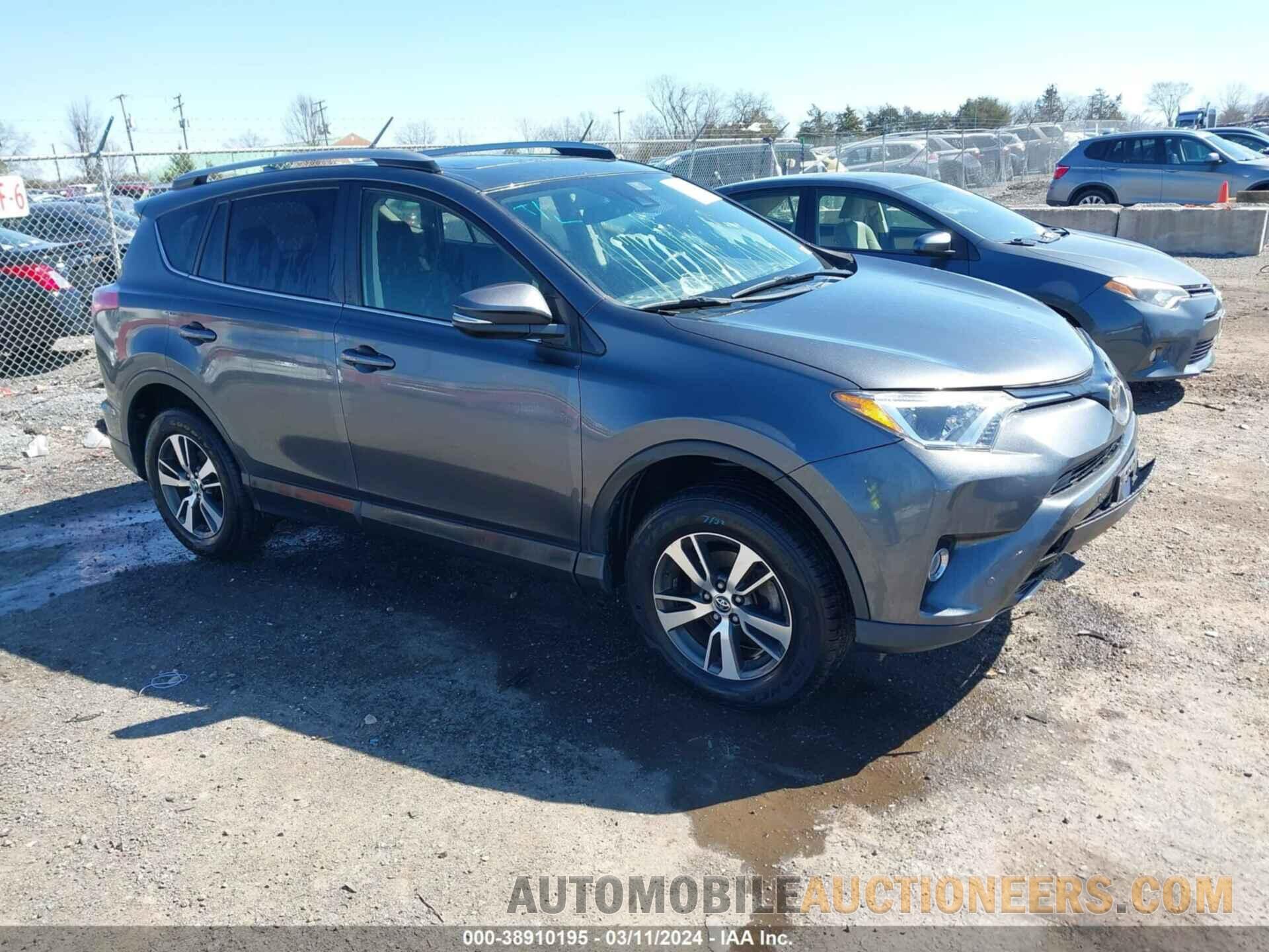 JTMRFREV7HD201560 TOYOTA RAV4 2017