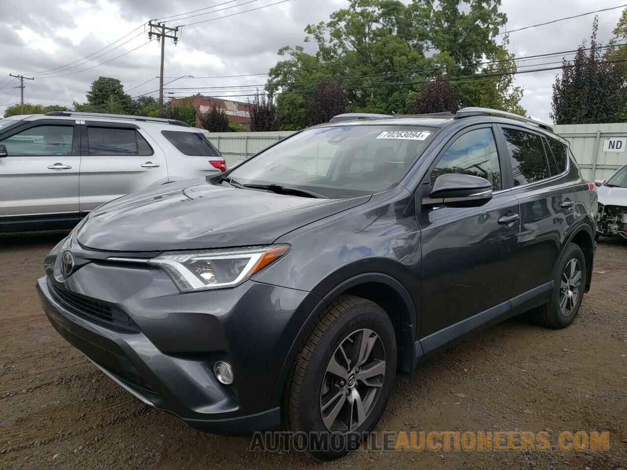 JTMRFREV7HD204068 TOYOTA RAV4 2017