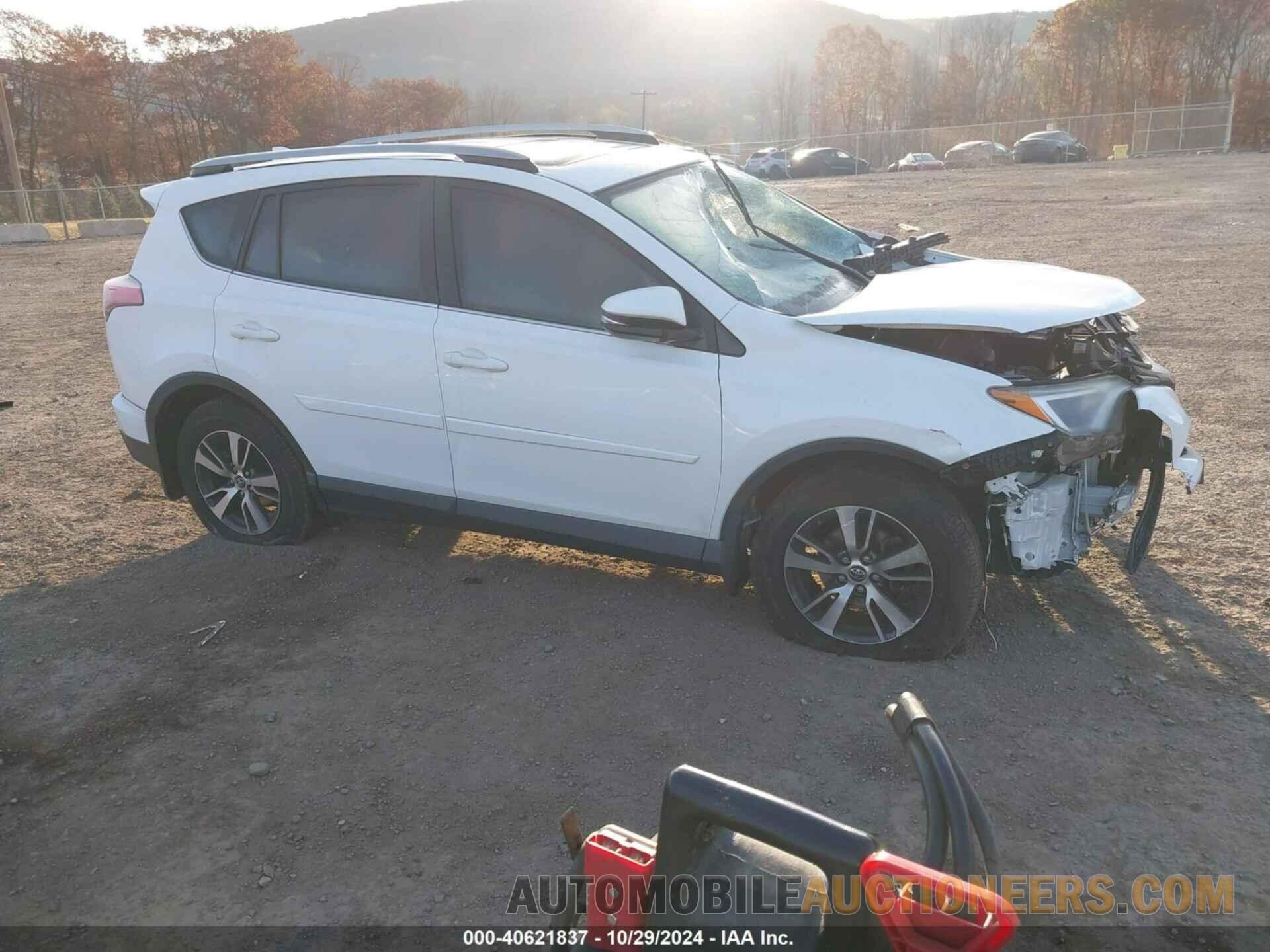 JTMRFREV7HJ127302 TOYOTA RAV4 2017