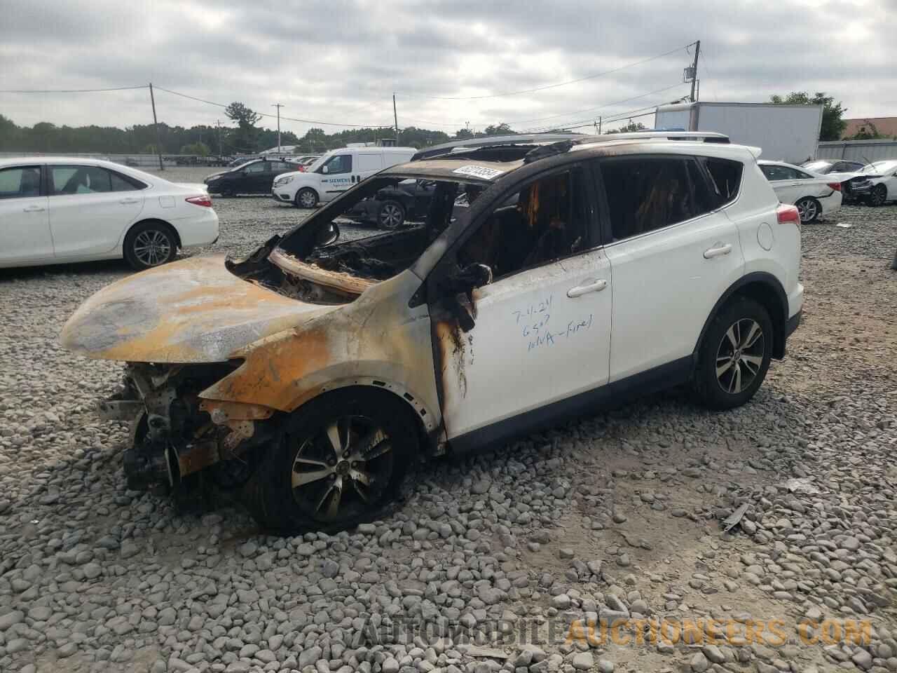 JTMRFREV7HJ137487 TOYOTA RAV4 2017