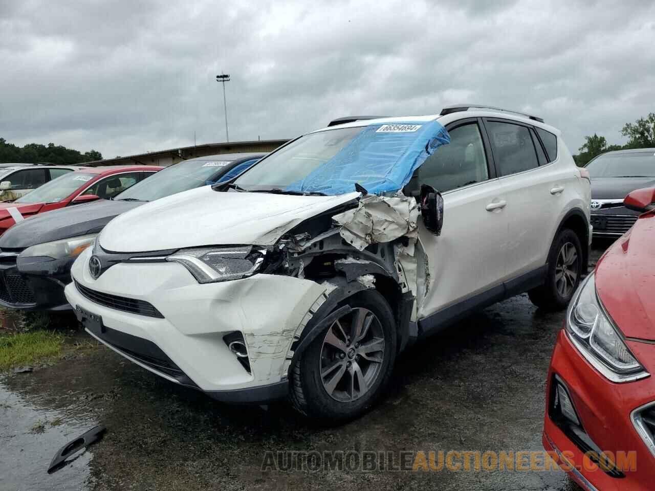 JTMRFREV7HJ162857 TOYOTA RAV4 2017