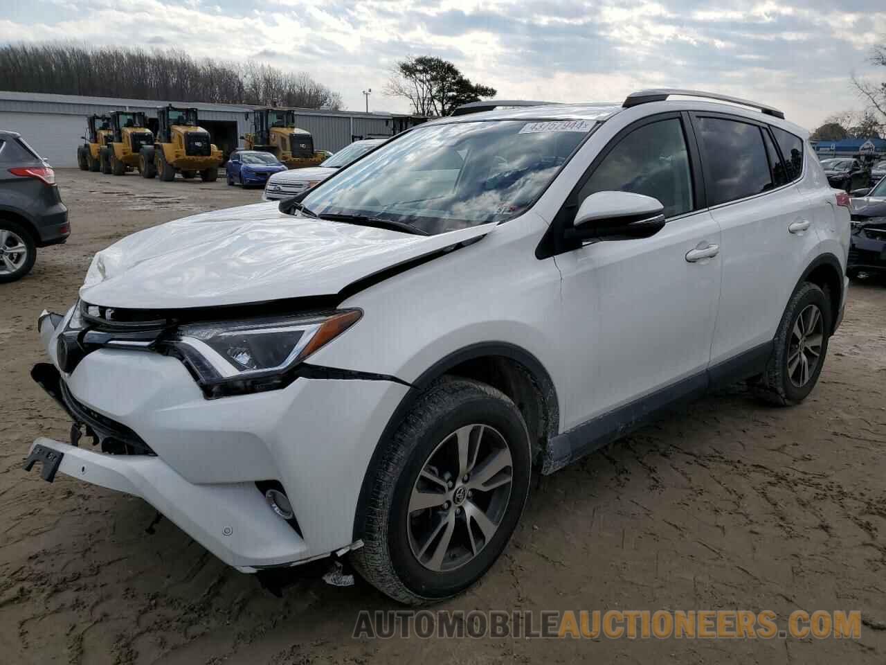 JTMRFREV7JJ208211 TOYOTA RAV4 2018