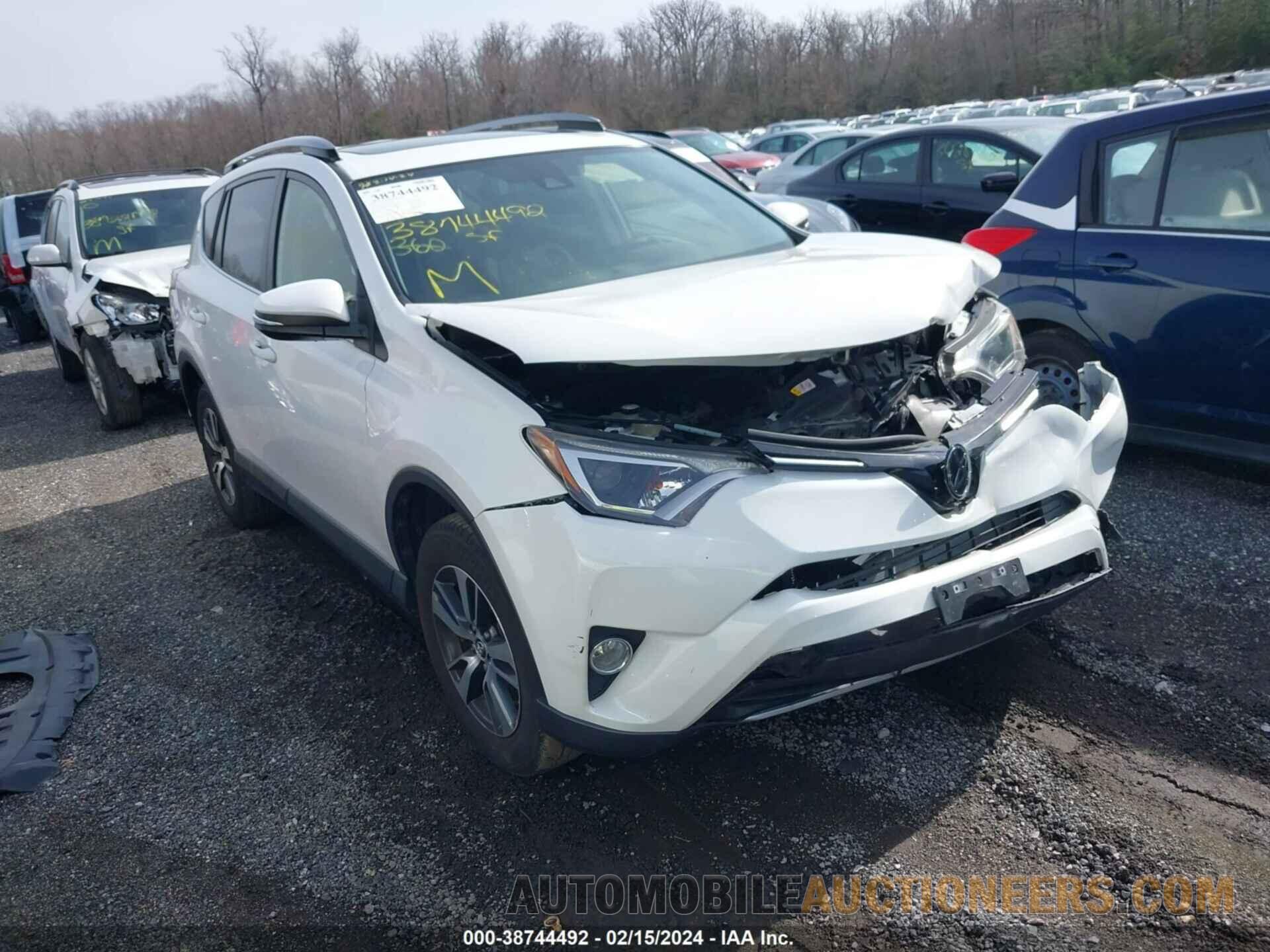 JTMRFREV7JJ228555 TOYOTA RAV4 2018