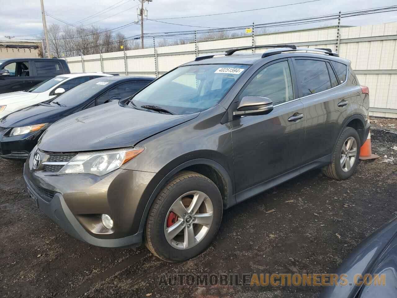 JTMRFREV8FD114487 TOYOTA RAV4 2015