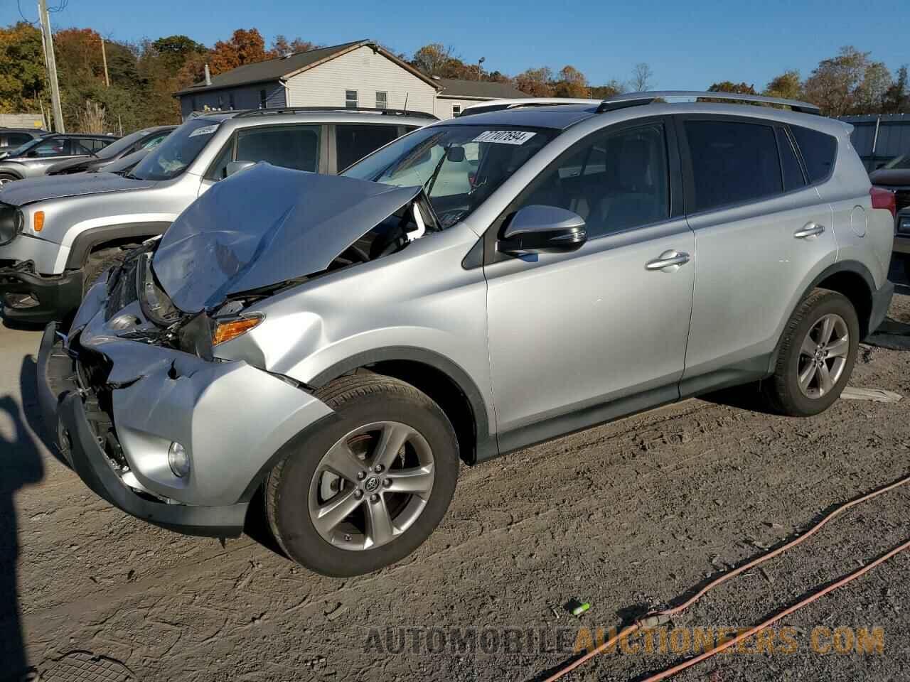 JTMRFREV8FJ040165 TOYOTA RAV4 2015