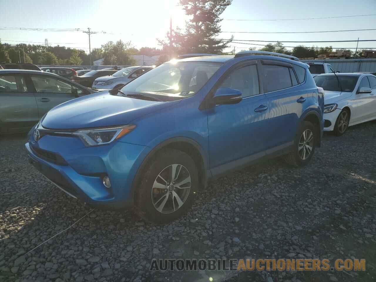 JTMRFREV8GJ098844 TOYOTA RAV4 2016