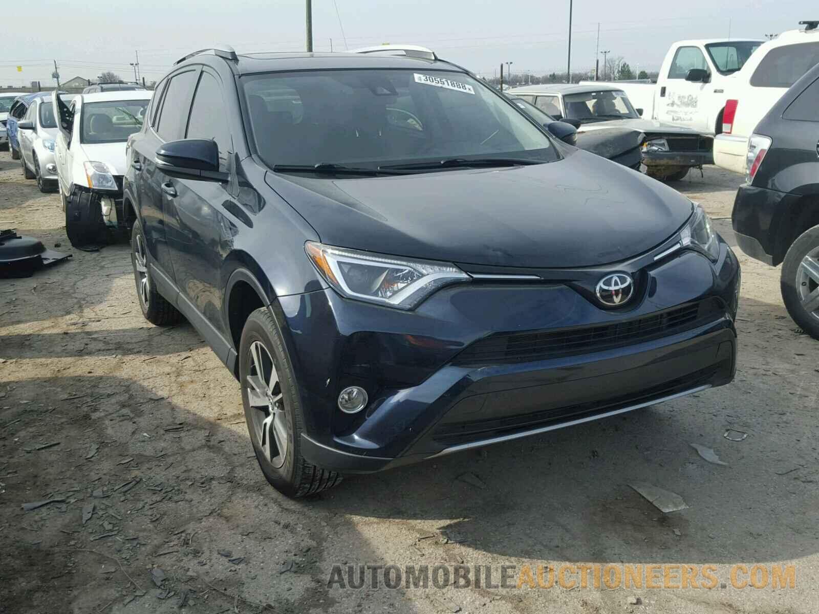 JTMRFREV8HD200739 TOYOTA RAV4 2017