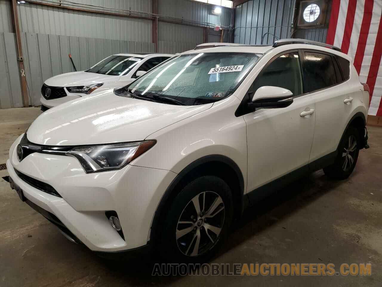 JTMRFREV8HD204774 TOYOTA RAV4 2017