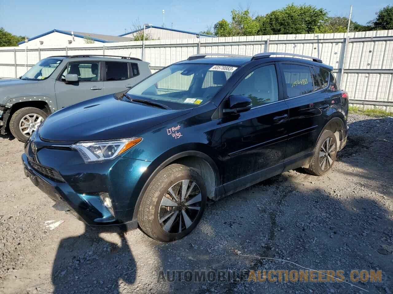 JTMRFREV8HJ113988 TOYOTA RAV4 2017