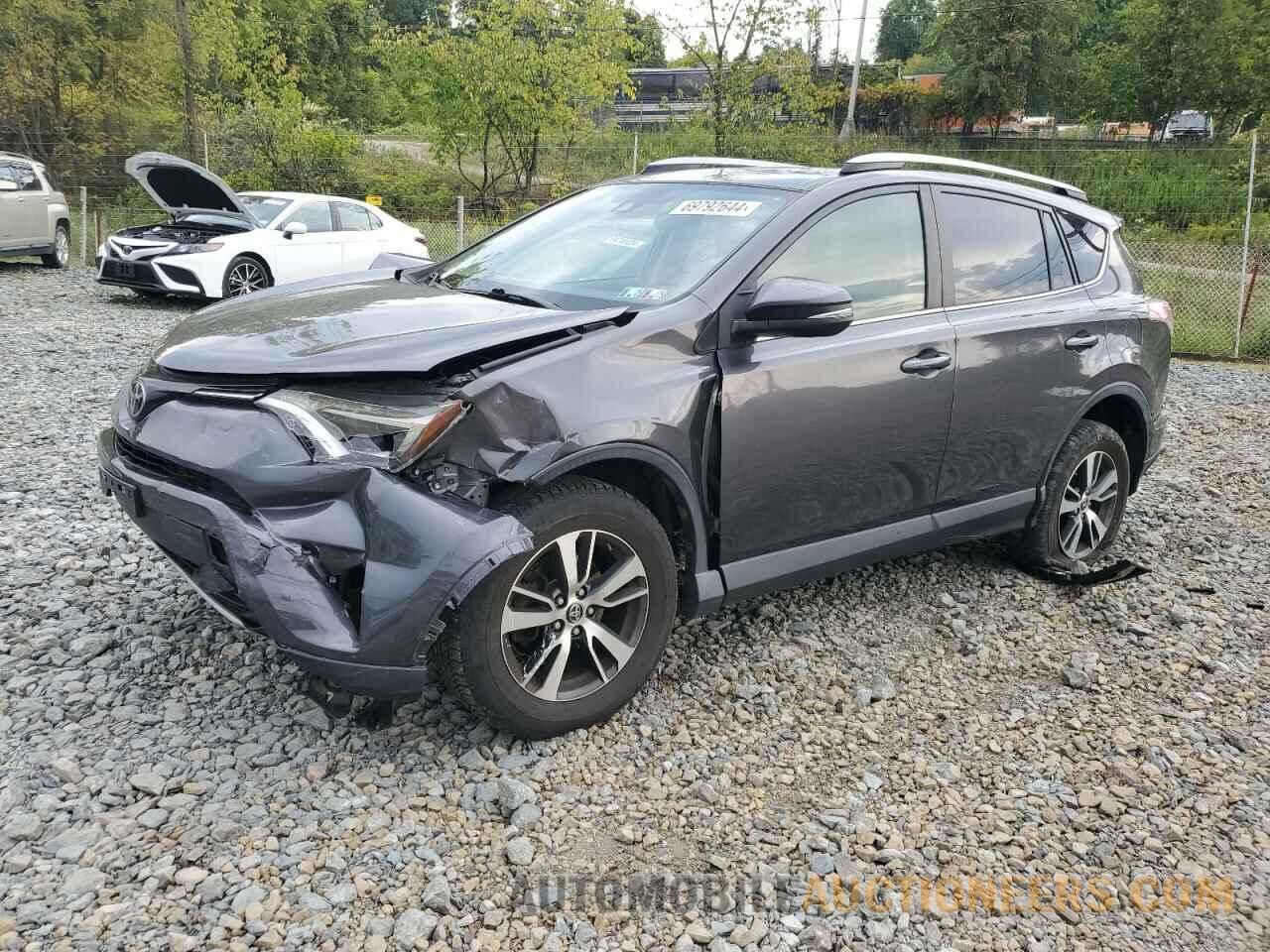 JTMRFREV8HJ129611 TOYOTA RAV4 2017