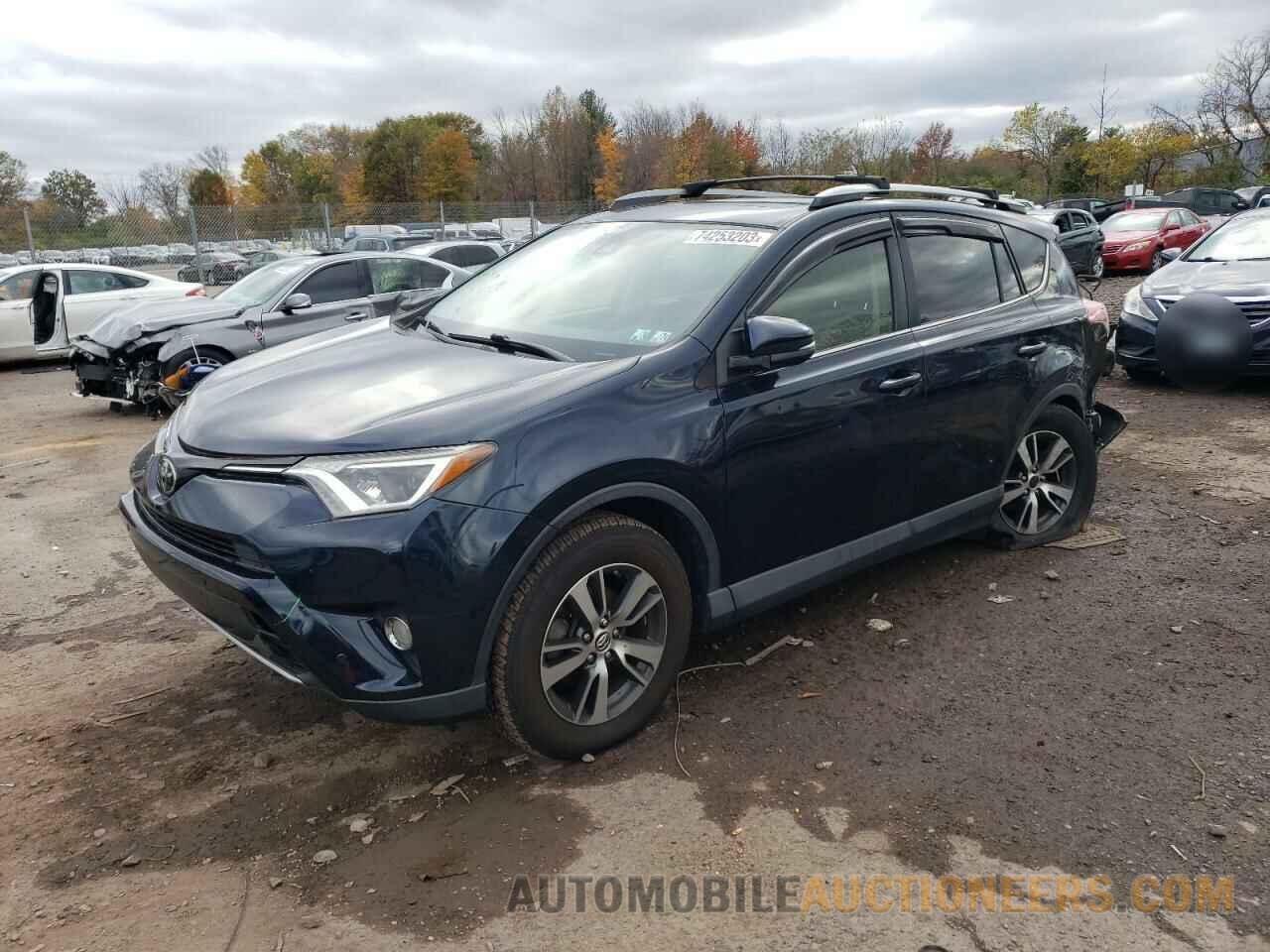 JTMRFREV8HJ165945 TOYOTA RAV4 2017