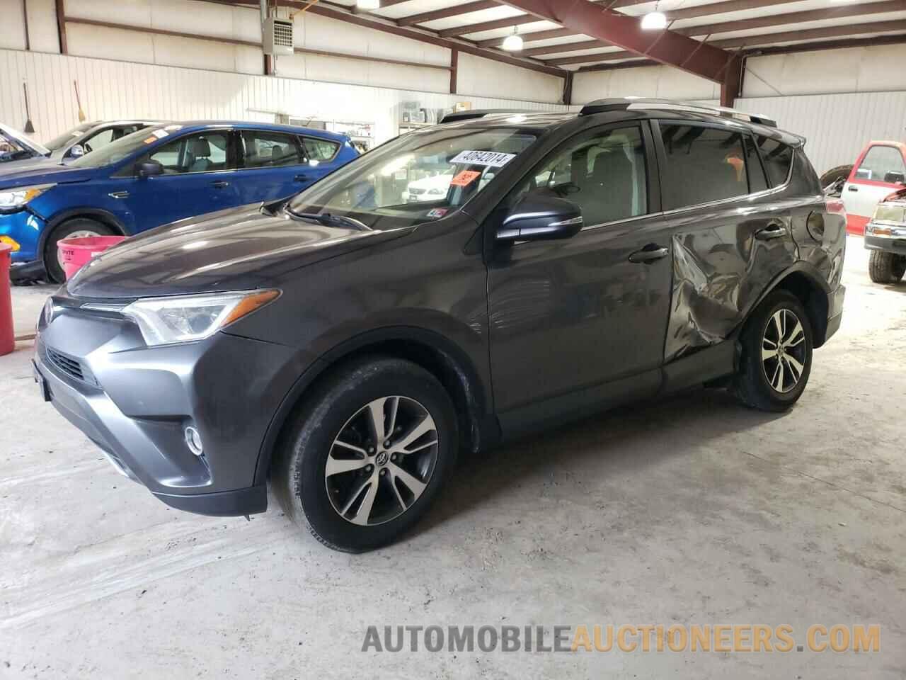 JTMRFREV8HJ707044 TOYOTA RAV4 2017