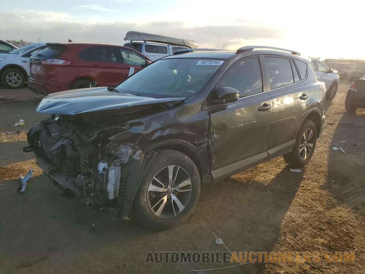 JTMRFREV8HJ710199 TOYOTA RAV4 2017