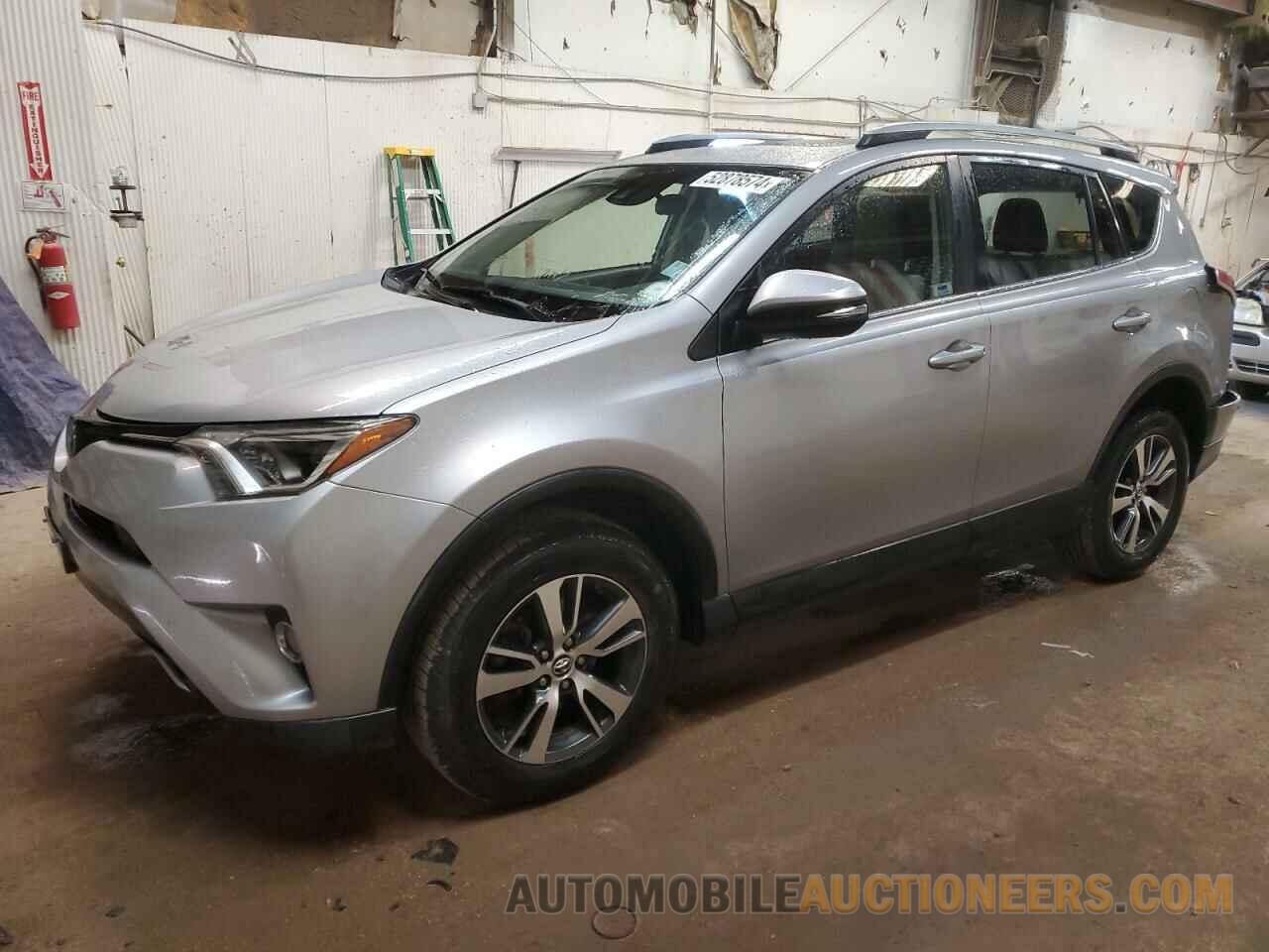 JTMRFREV8JD243256 TOYOTA RAV4 2018