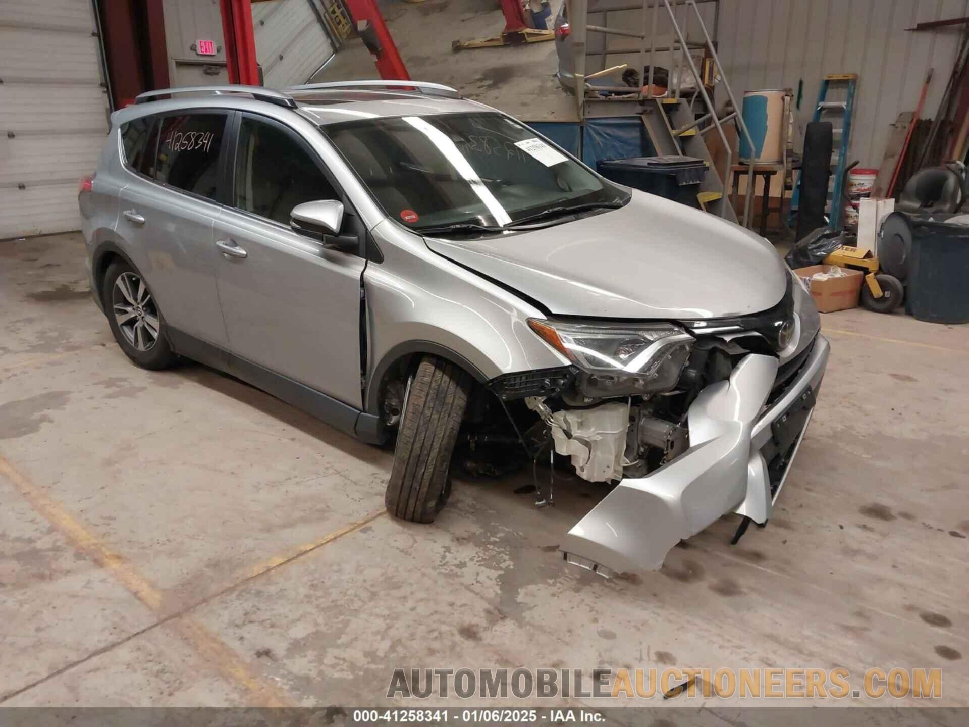 JTMRFREV8JJ252945 TOYOTA RAV4 2018