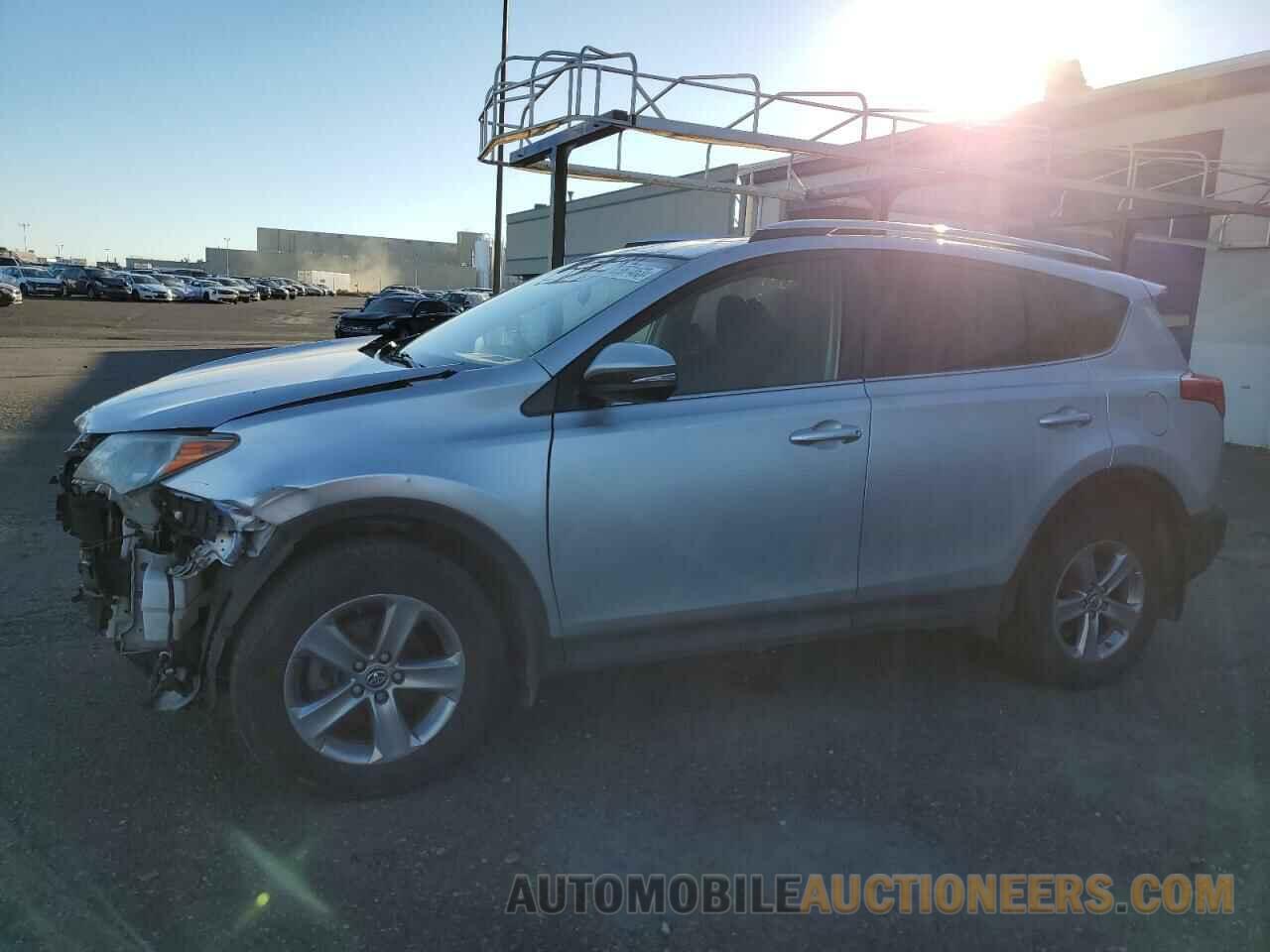 JTMRFREV9FD098557 TOYOTA RAV4 2015