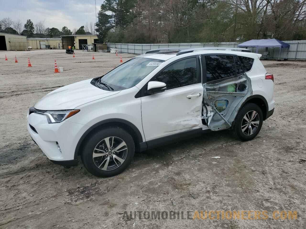 JTMRFREV9HD212804 TOYOTA RAV4 2017