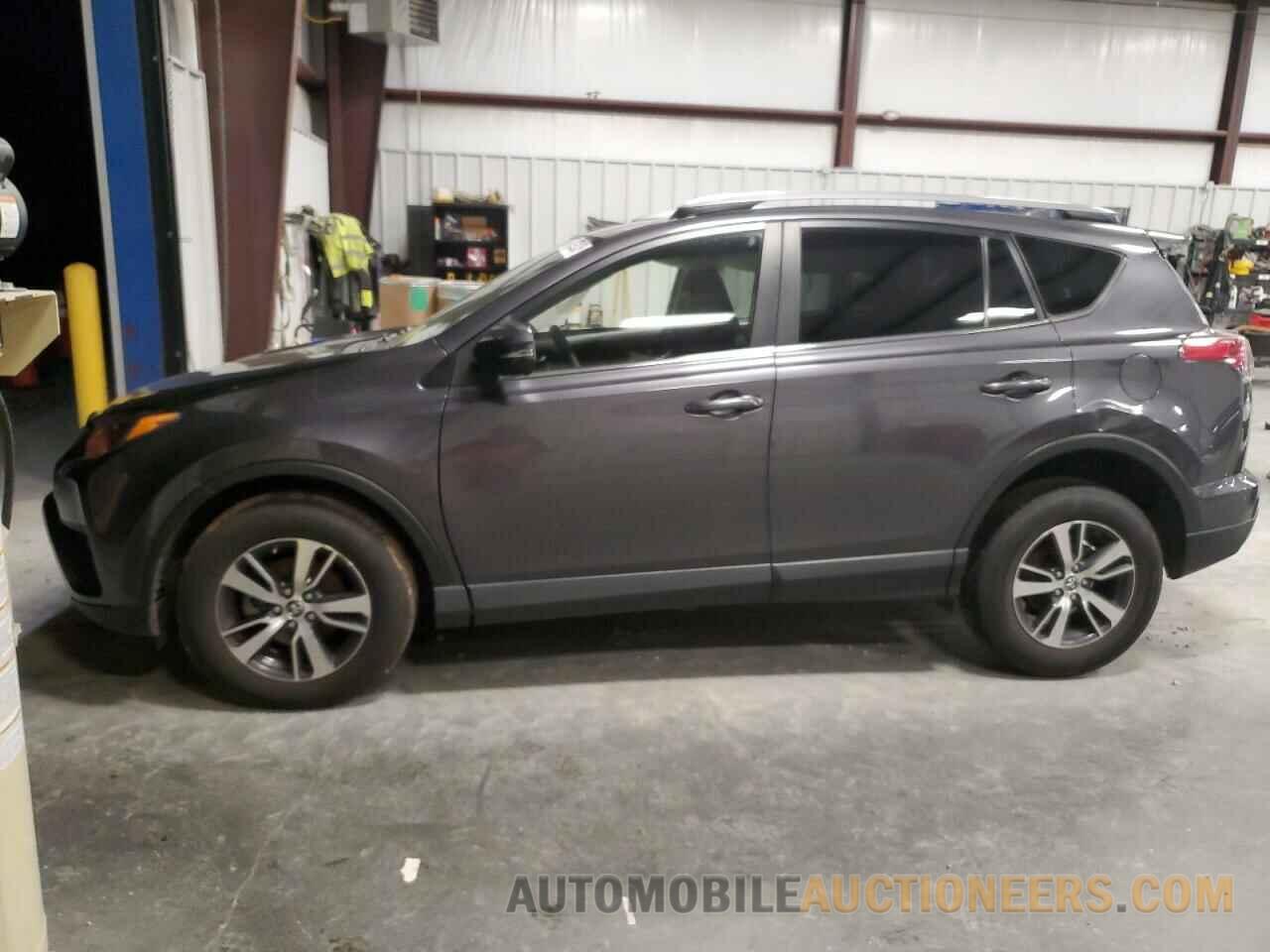 JTMRFREV9HJ115703 TOYOTA RAV4 2017