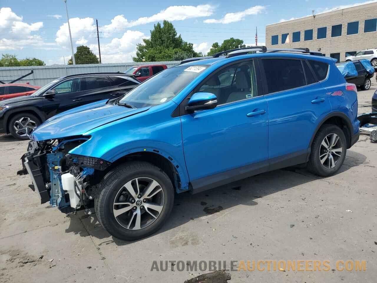 JTMRFREV9HJ122912 TOYOTA RAV4 2017