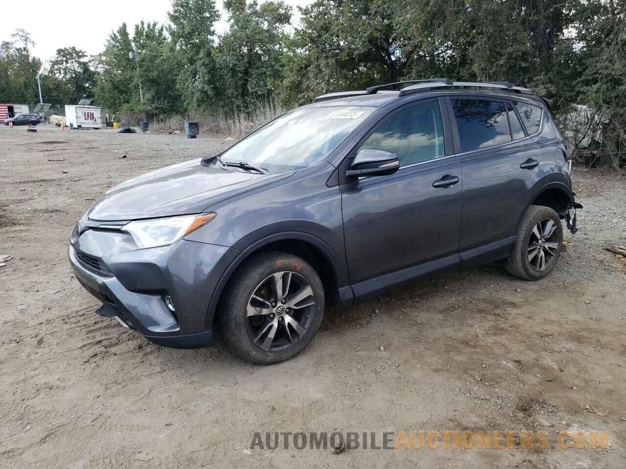 JTMRFREV9HJ135224 TOYOTA RAV4 2017