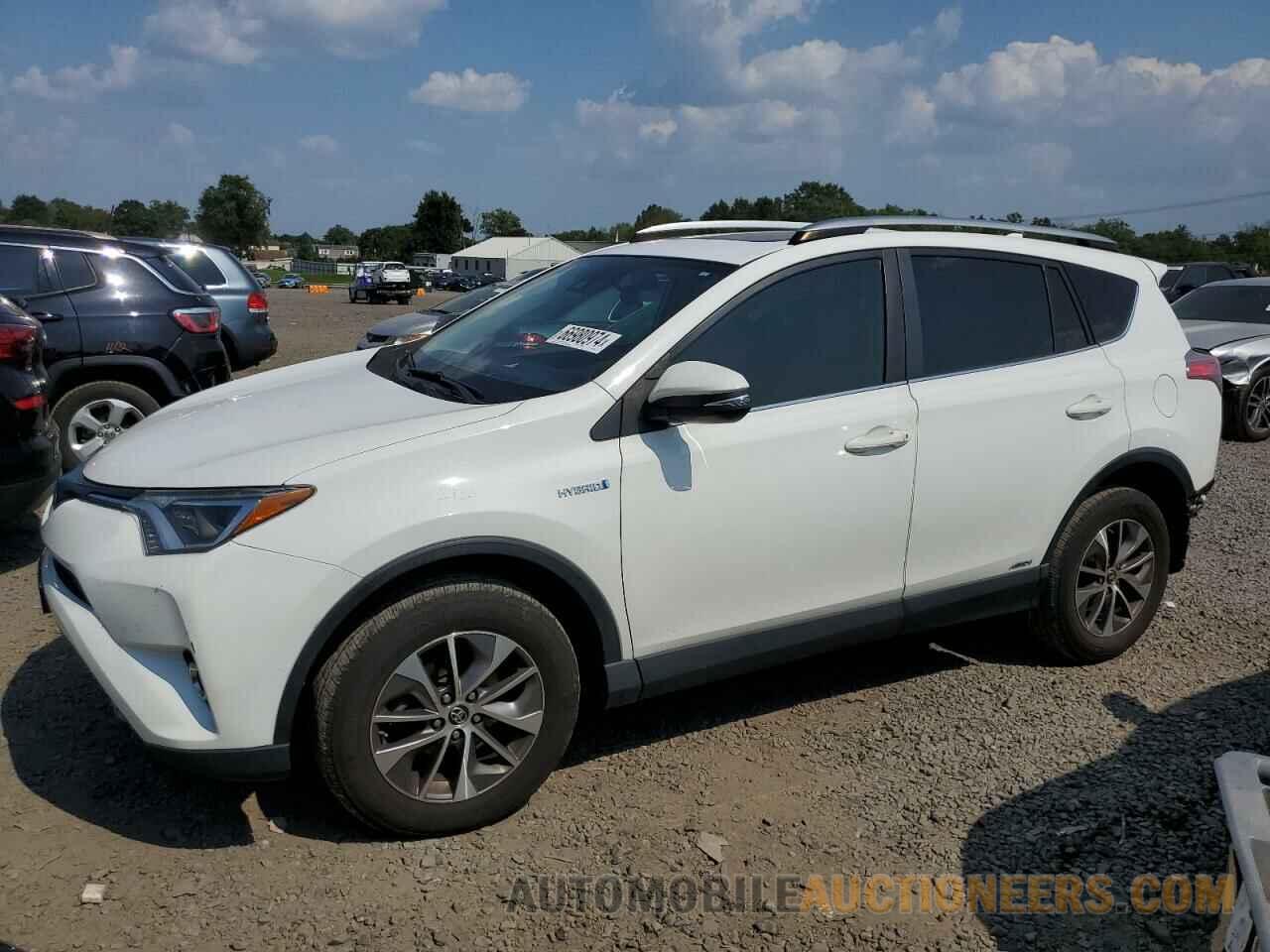 JTMRJREV1HD093497 TOYOTA RAV4 2017